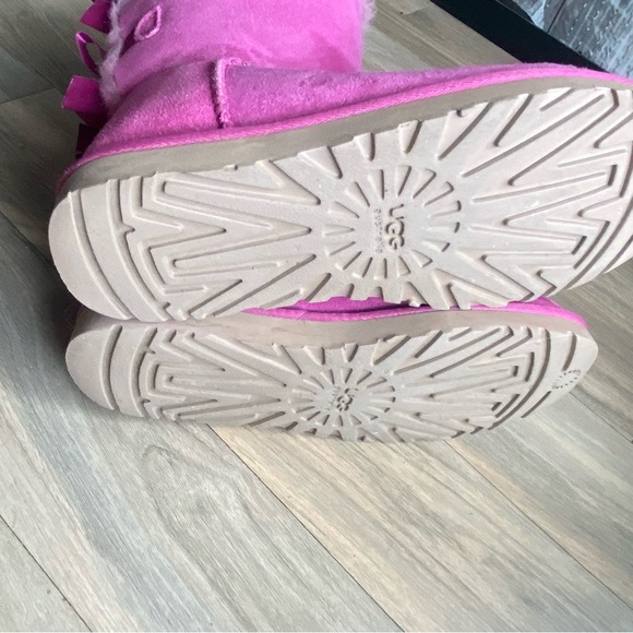 Pink Bailey Bow Uggs - Picture 6 of 8